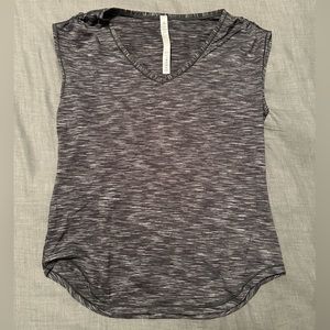 Lululemon gray muscle tank size 6